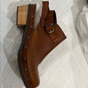 Chaco Brown Leather Sandals